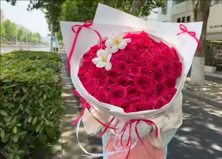 双鸭山尖山区花店